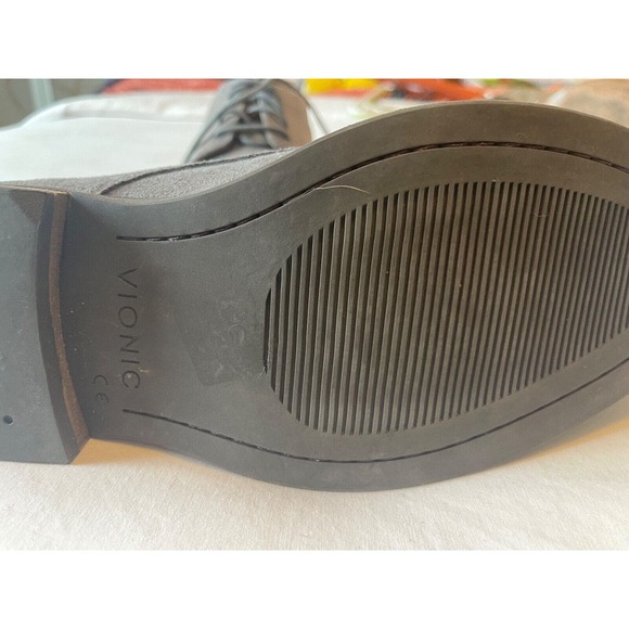 Vionic Gray Suede Lace Up Men's Shoe Size 8 - Picture 3 of 8